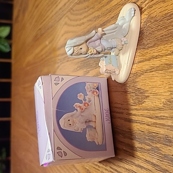 Precious Moments June Figurine - Picture 2 of 8